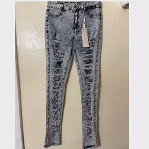 Iris brand jeans Light wash with rips size 11